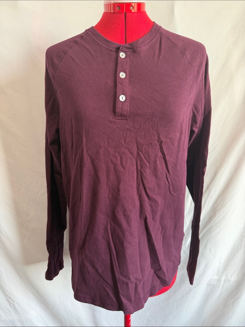 Amazon Essentials Men's Long-Sleeve Henley - Plum